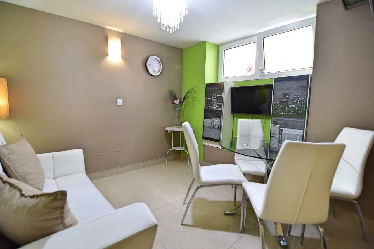 מאלגה Apartamentos Marques De La Merced מראה חיצוני תמונה